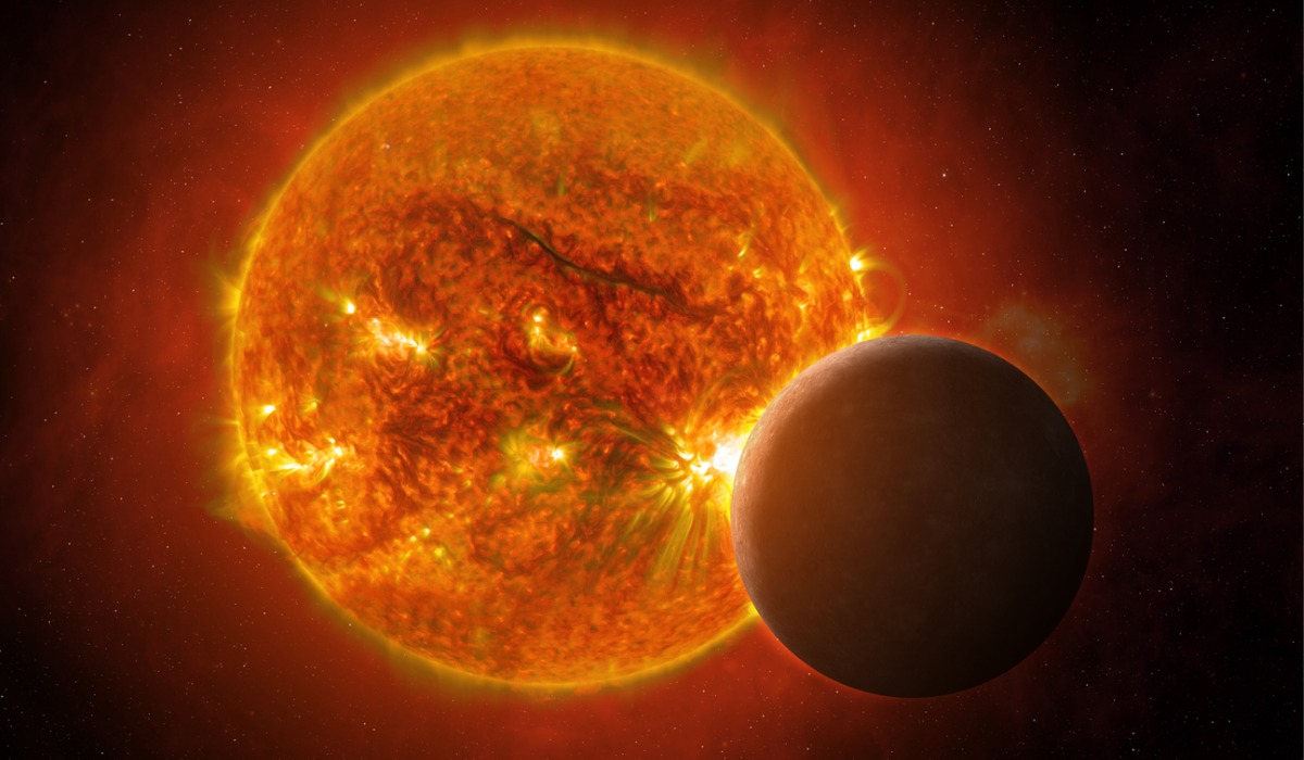 La poca densidad de la atmósfera de Mercurio le impide retener el calor.