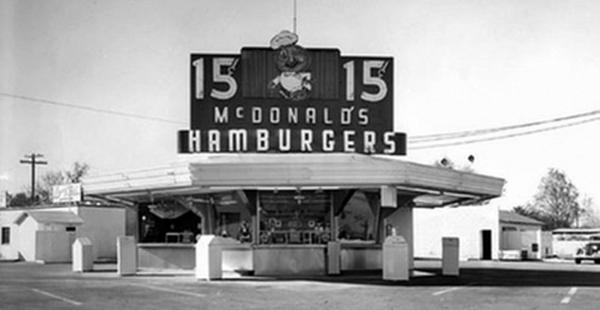 Se abre la cadena de comida rápida McDonald's-0